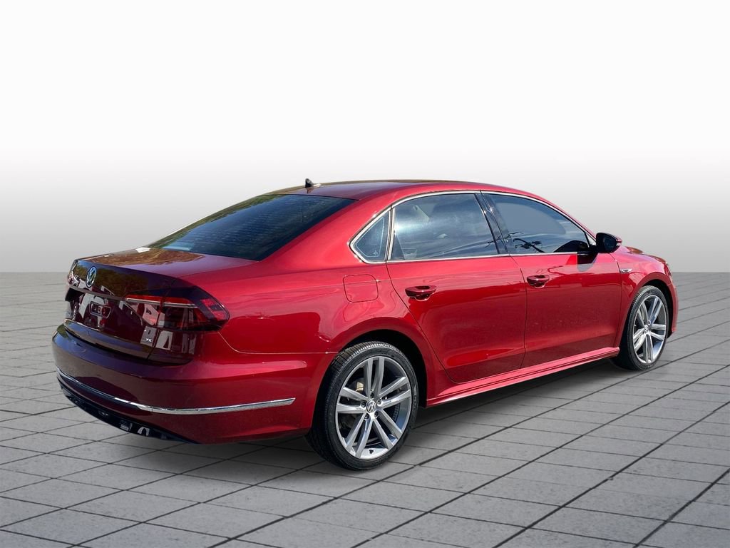 Used 2018 Volkswagen Passat 2.0T R-Line w/ R-Line Lighting Package image 6
