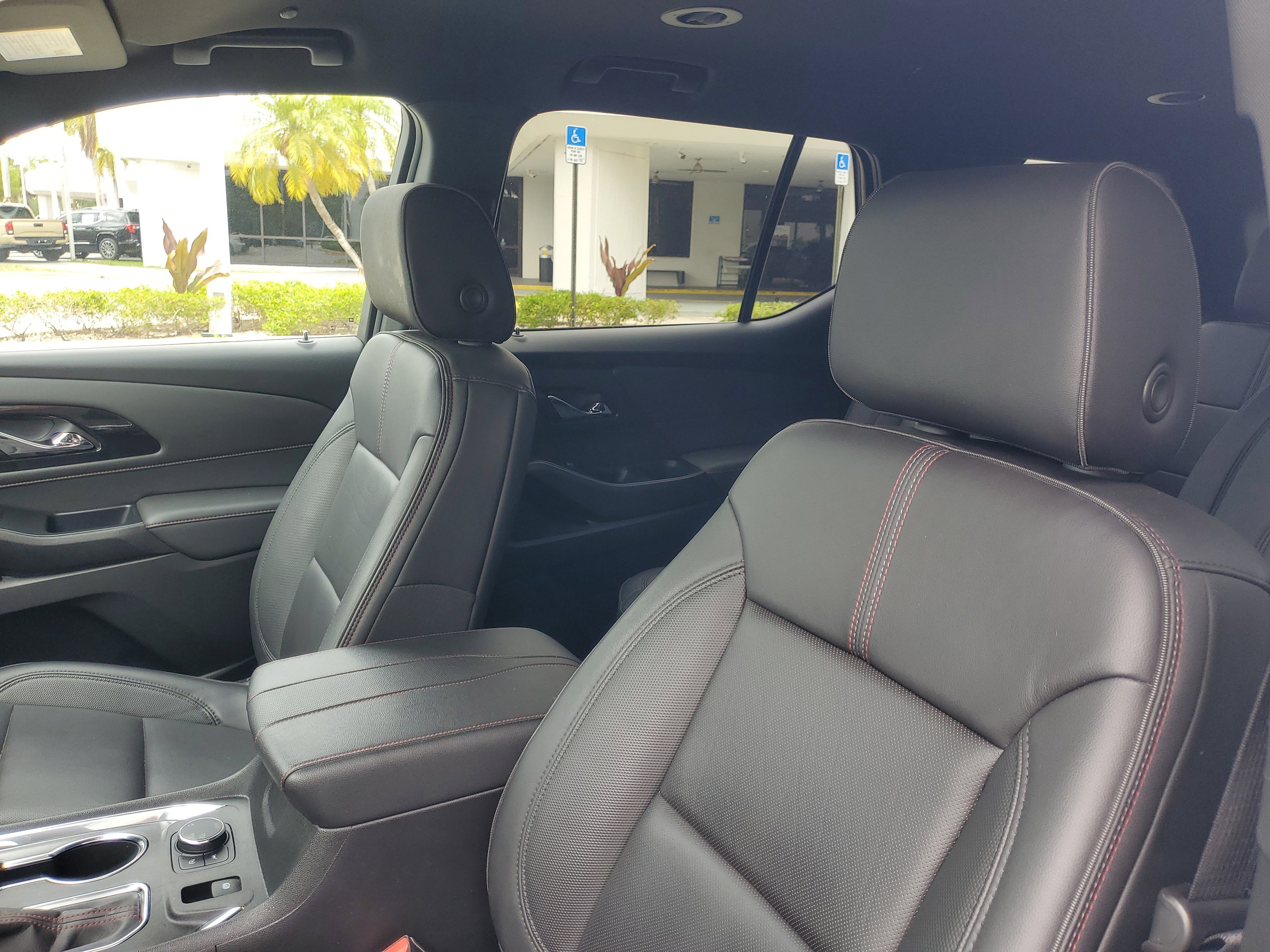 Used 2023 Chevrolet Traverse RS image 21