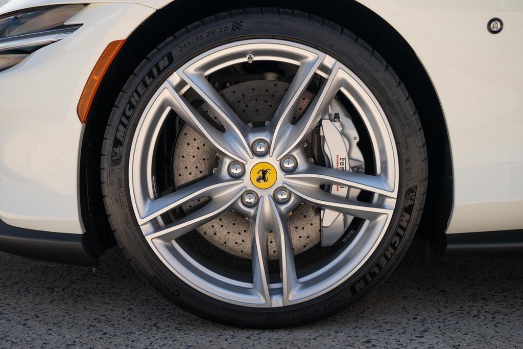 Used 2022 Ferrari Roma RWD image 17