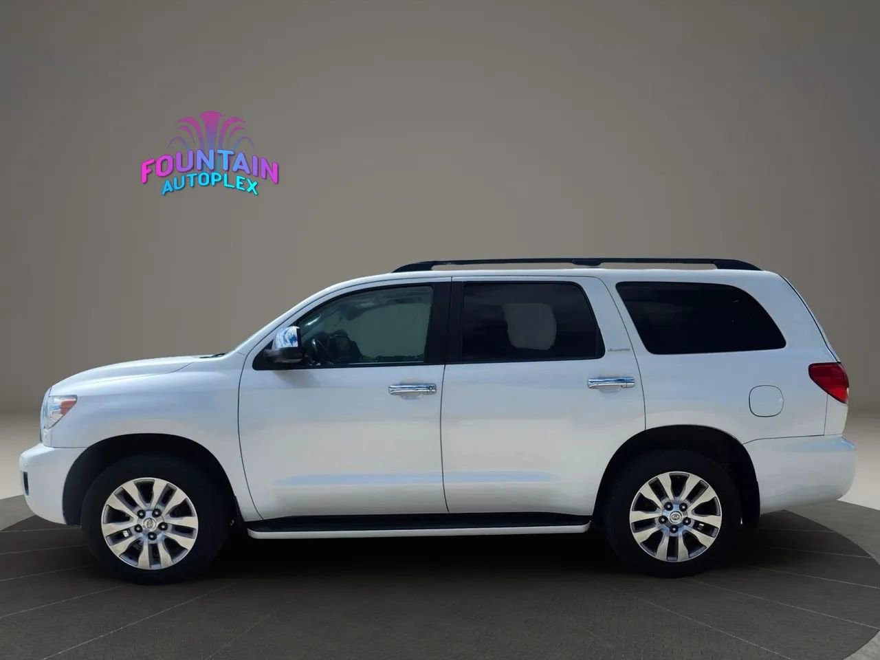 Used 2016 Toyota Sequoia Platinum AWD/4WD image 2