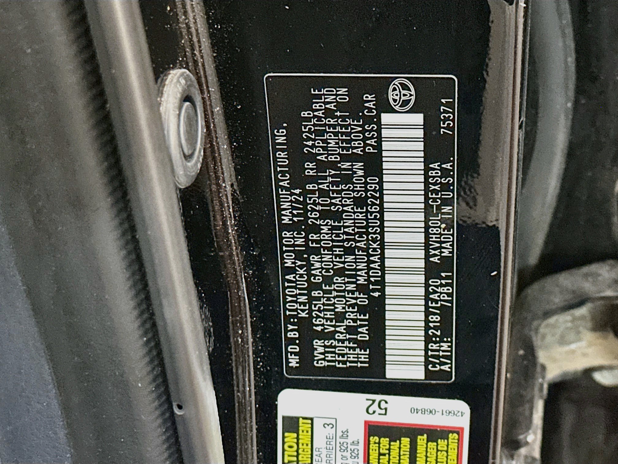 Used 2025 Toyota Camry SE FWD image 12