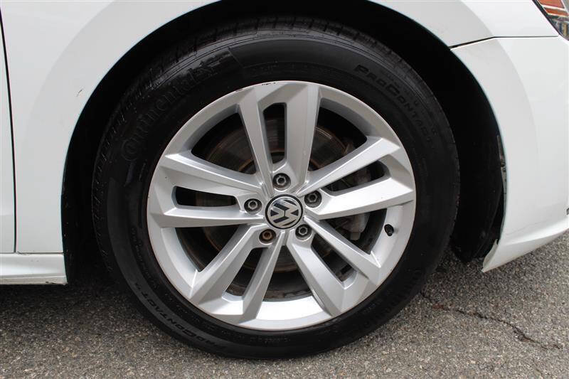 Used 2020 Volkswagen Passat 2.0T SE FWD image 15