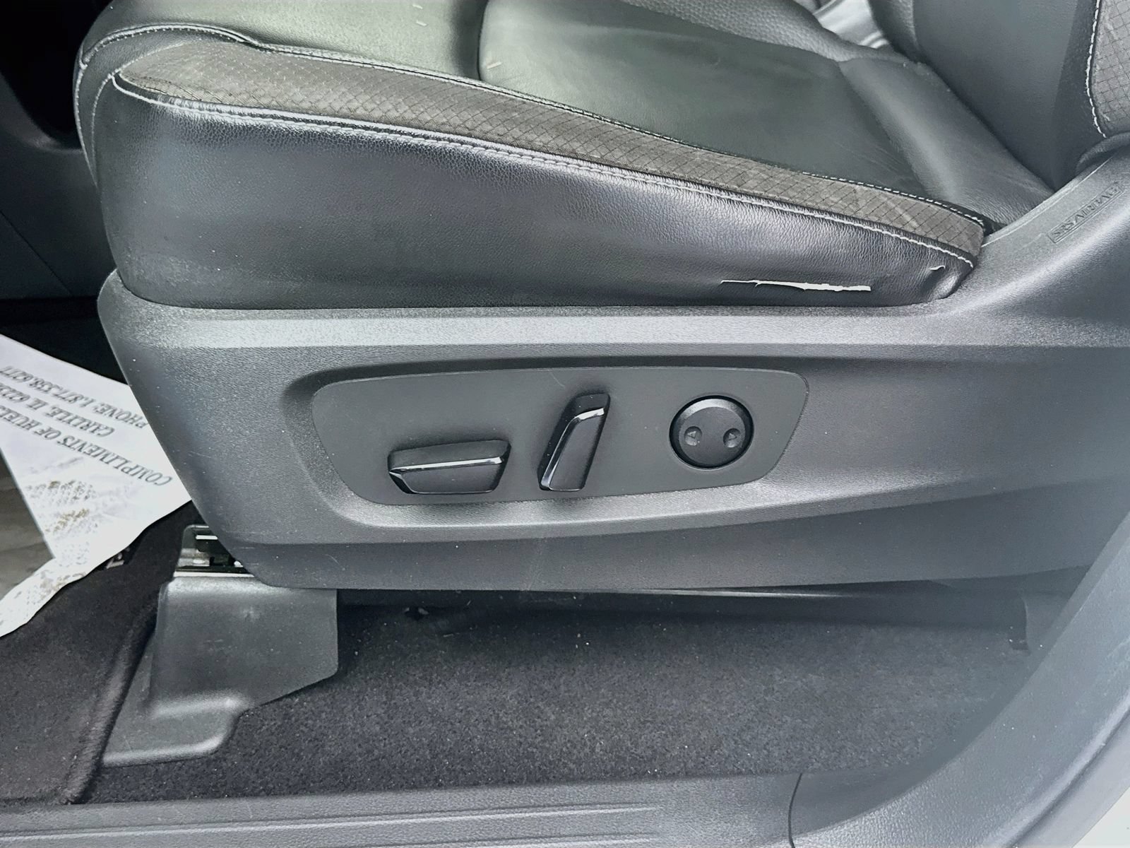 Certified 2022 Nissan Pathfinder SL w/ SL Premium Package FWD image 18