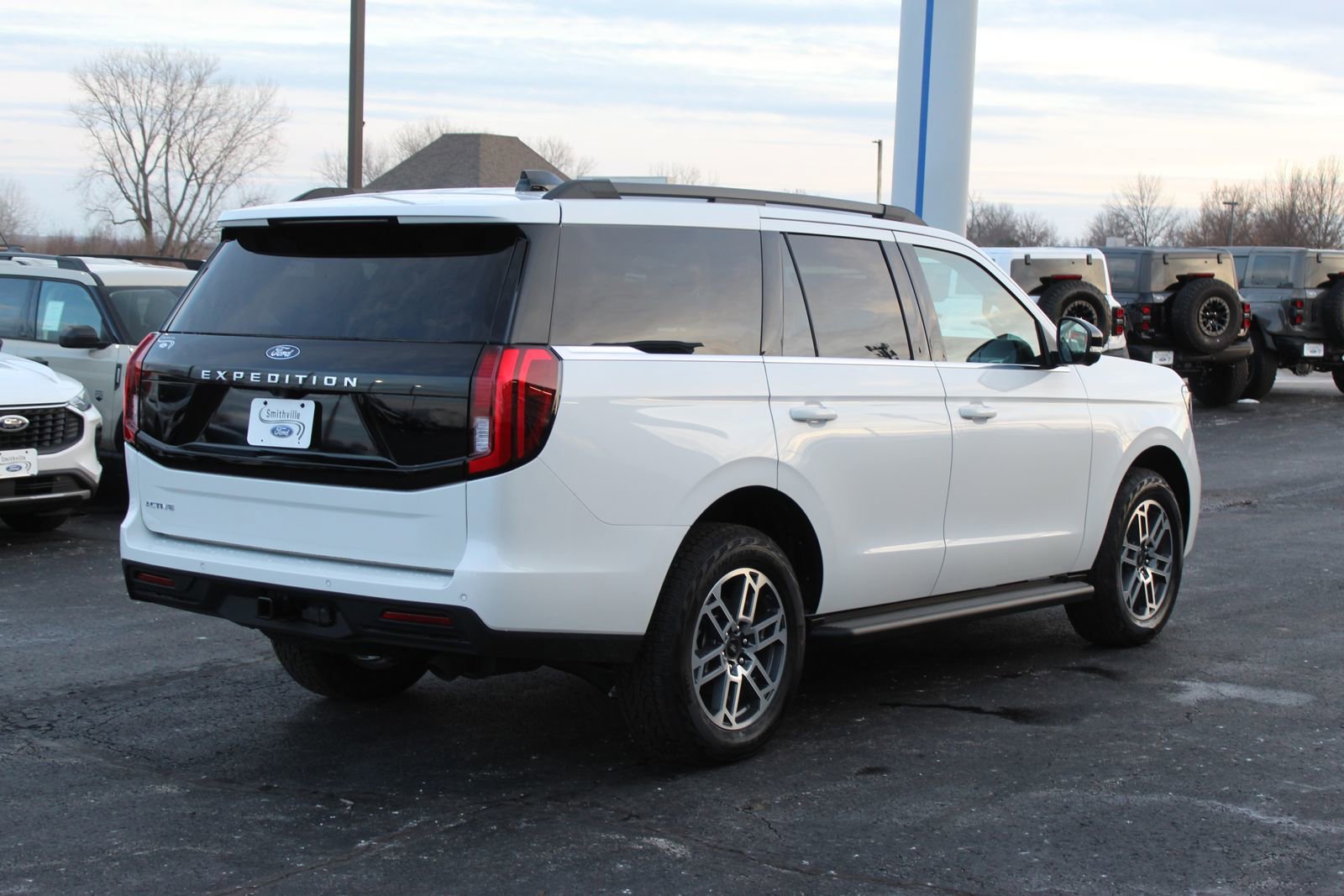 New 2025 Ford Expedition Active image 5