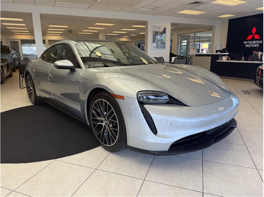 Used 2023 Porsche Taycan 4S w/ Premium Package AWD/4WD image 3