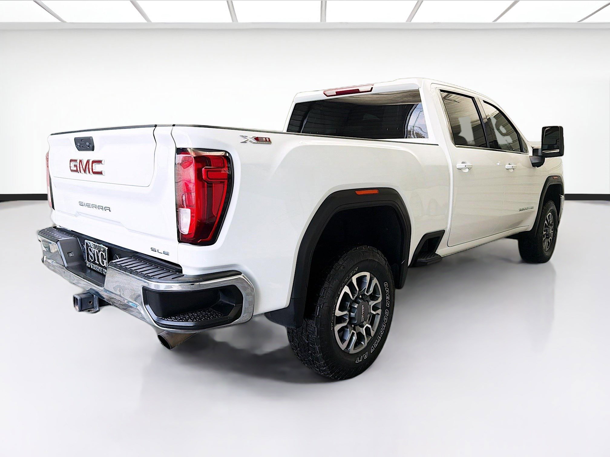 Used 2022 GMC Sierra 2500 SLE w/ SLE Value Package; image 4