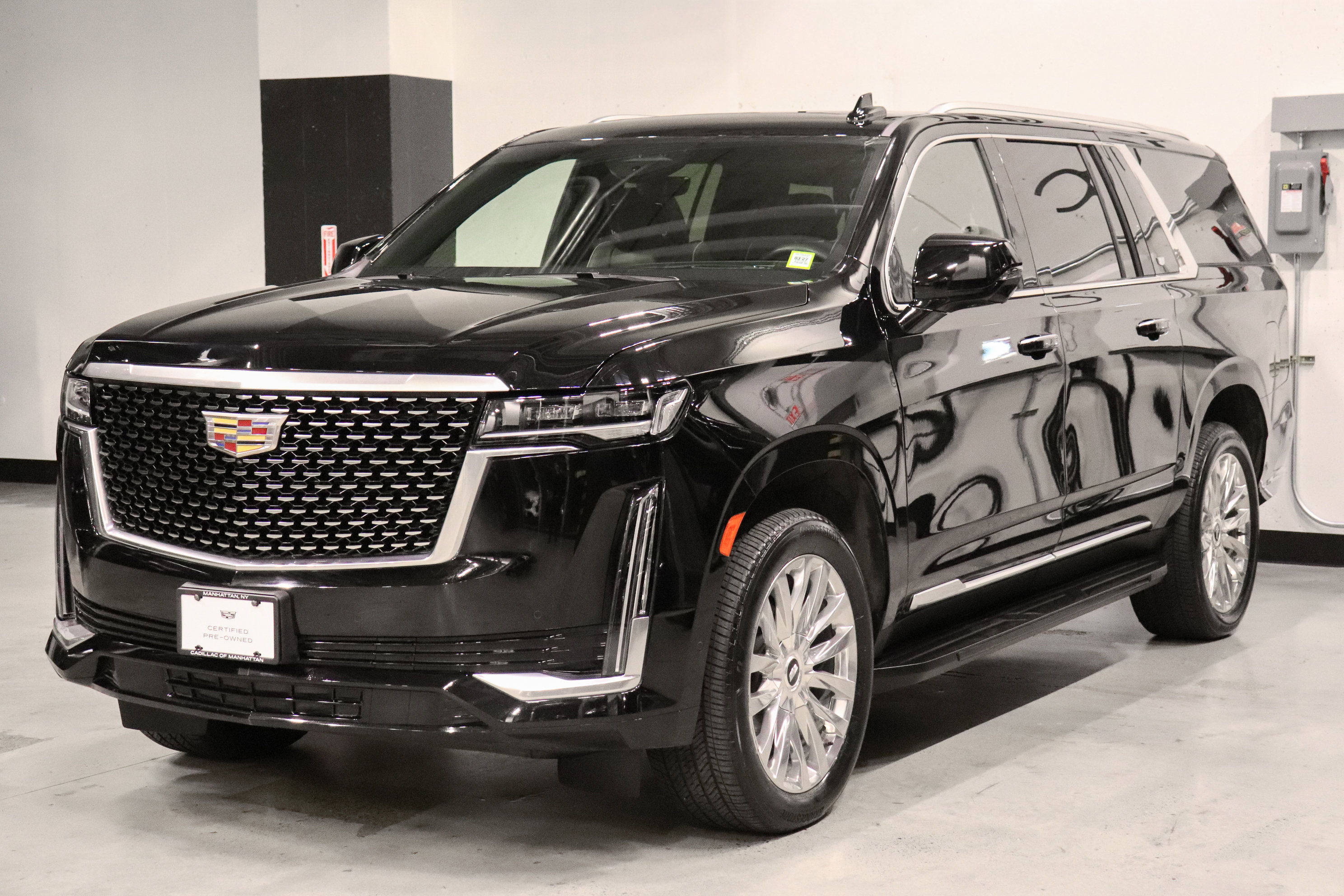 Used 2023 Cadillac Escalade ESV Premium Luxury image 1