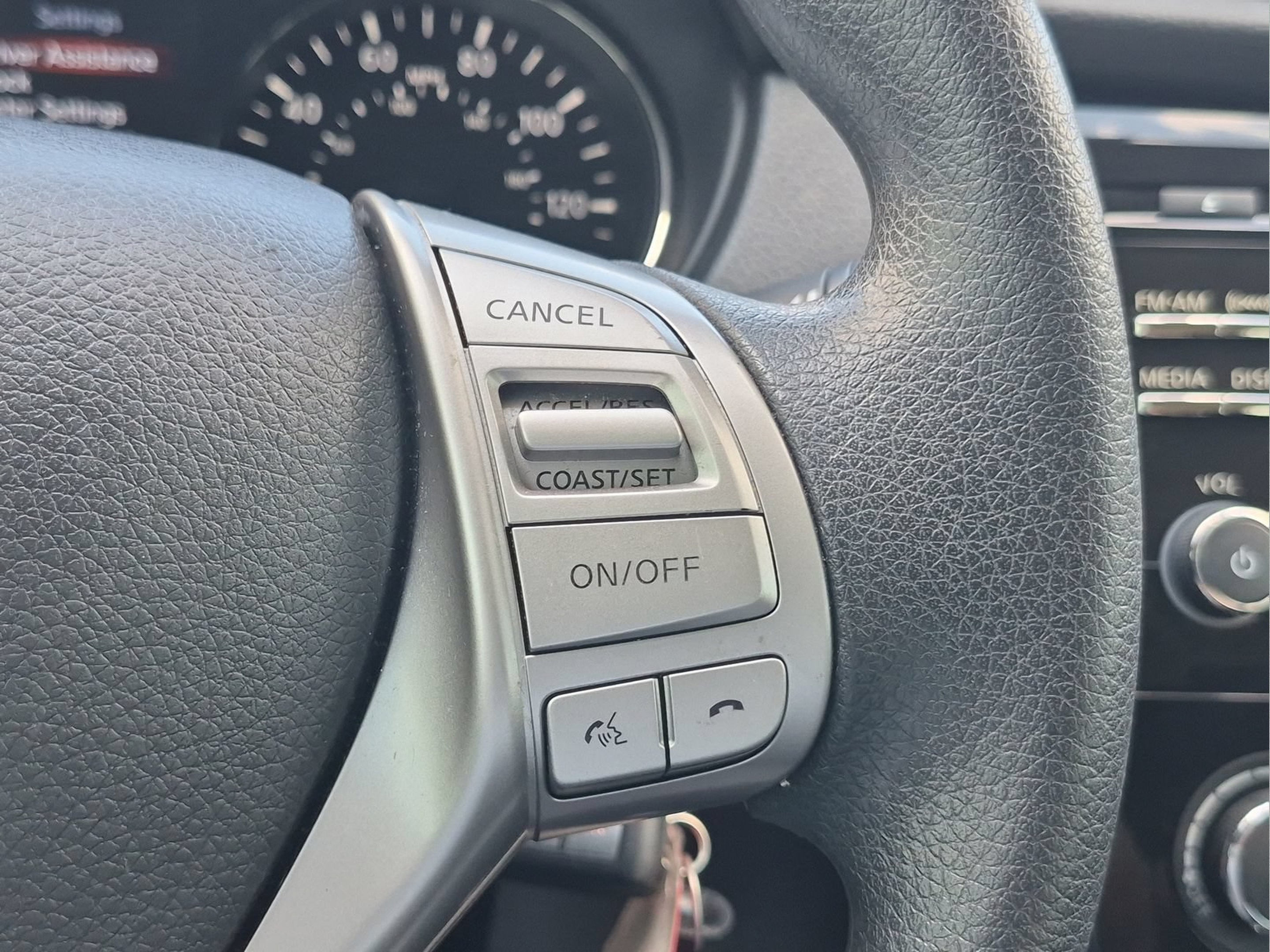 Used 2016 Nissan Rogue S AWD/4WD image 10