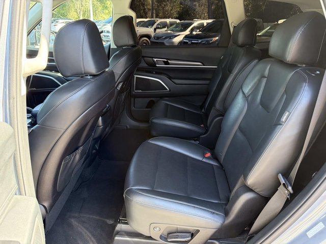 Used 2025 Kia Telluride S FWD image 14