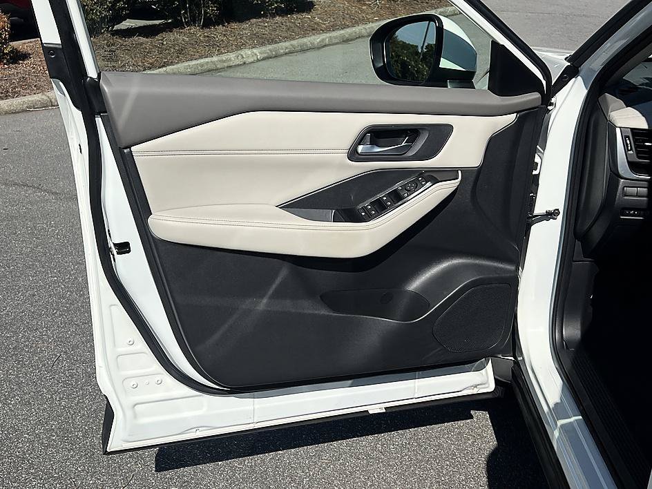 Certified 2023 Nissan Rogue SV w/ SV Premium B Package FWD image 20