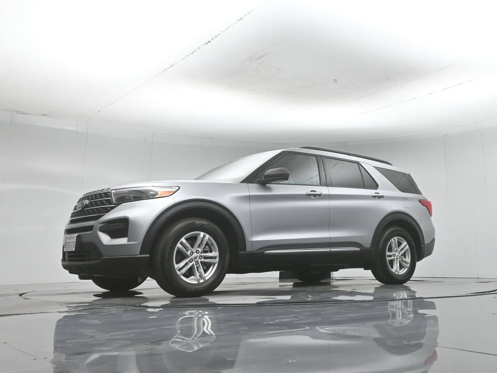 Certified 2022 Ford Explorer XLT RWD image 61