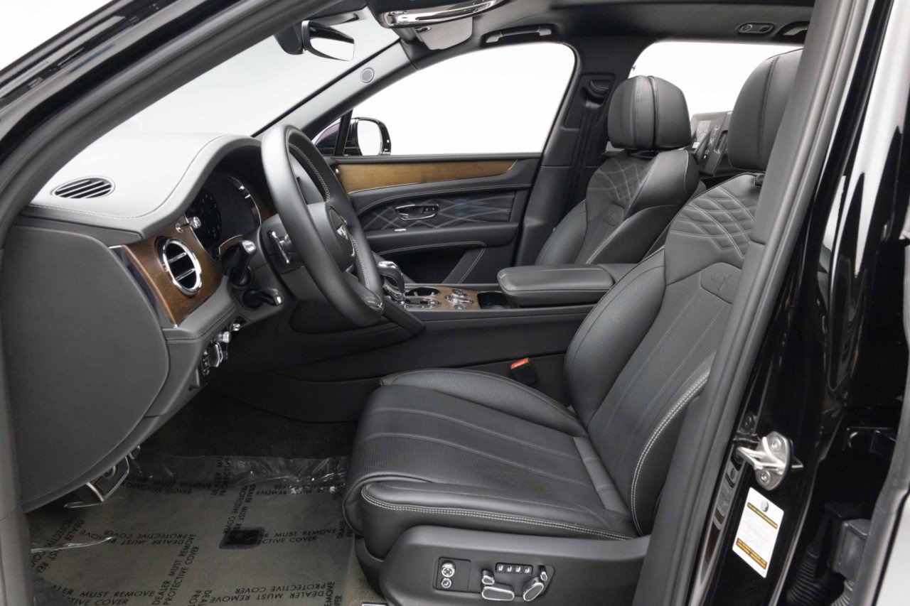 Used 2023 Bentley Bentayga Extended Wheelbase AWD/4WD image 22