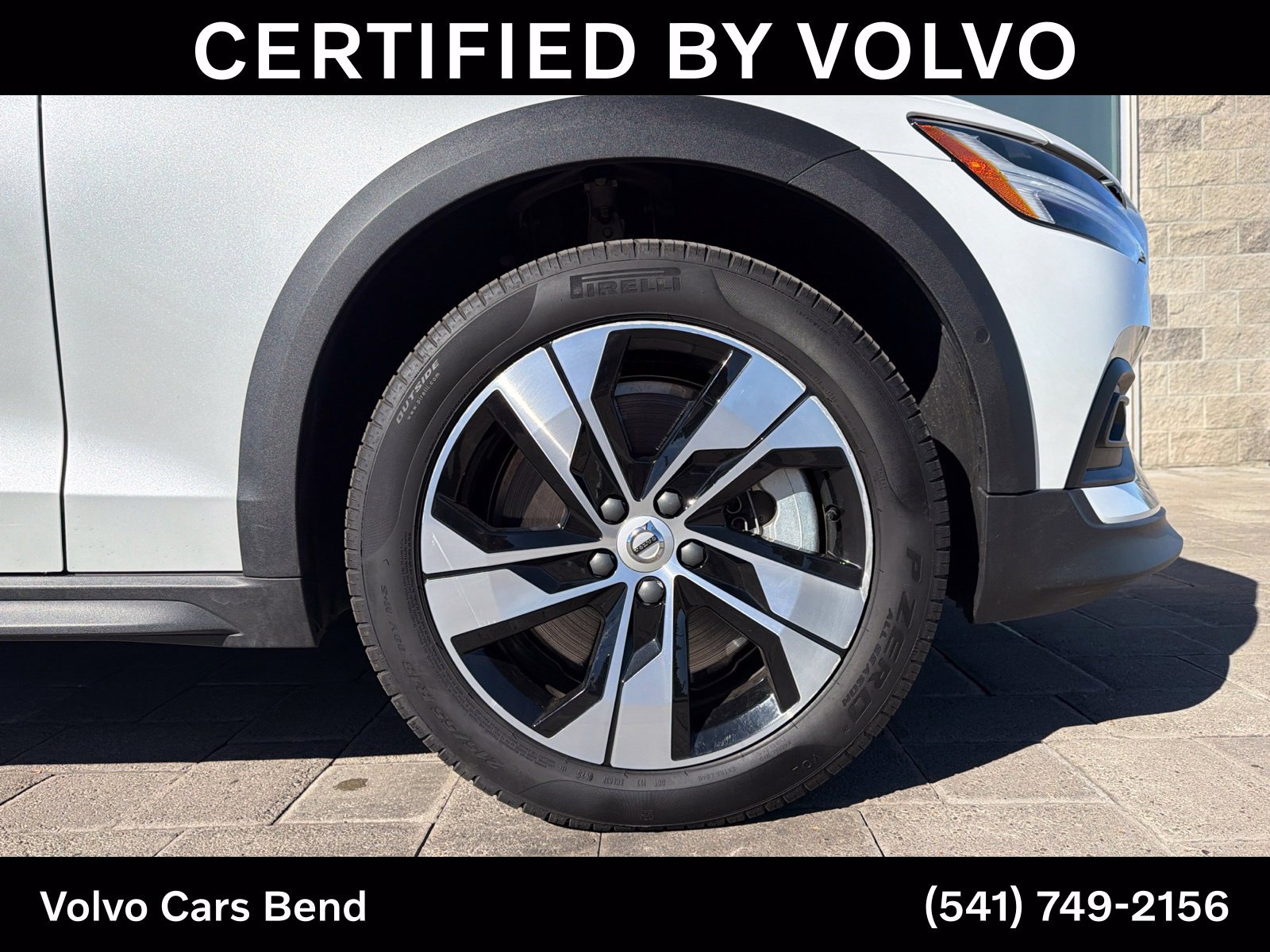 Certified 2025 Volvo V60 B5 Cross Country Plus AWD/4WD image 8