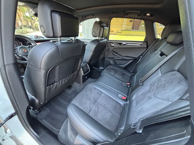 Used 2019 Porsche Macan AWD/4WD image 34