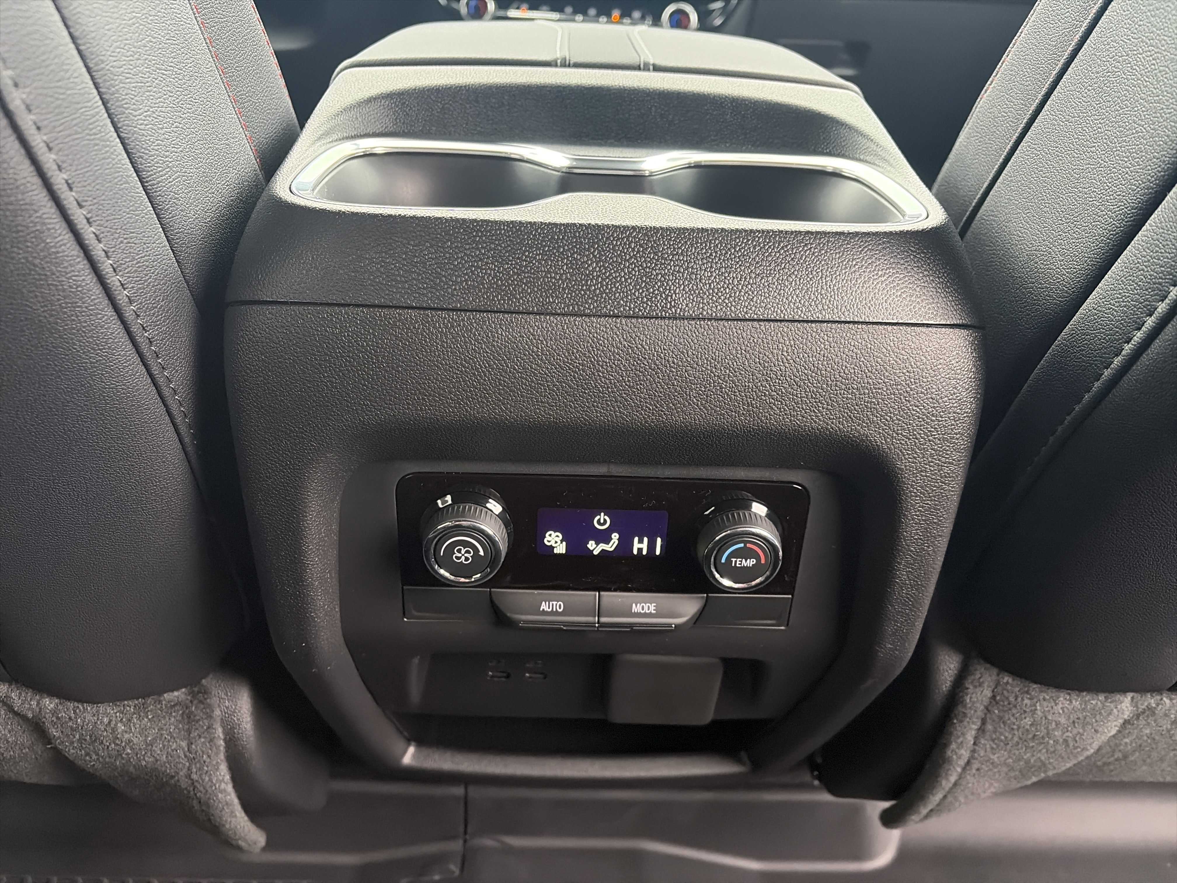 New 2026 Chevrolet Traverse Z71 w/ Driver Confidence Package image 14