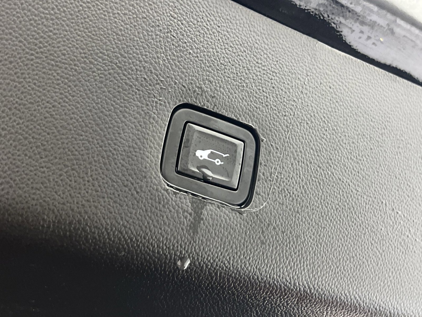 Used 2020 Chevrolet Traverse LT w/ Driver Confidence II Package AWD/4WD image 29