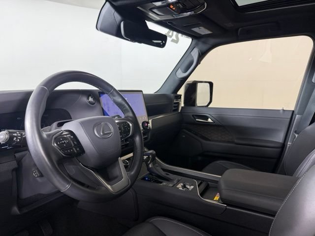 Used 2024 Lexus GX 550 w/ Accessory Package (Z1) AWD/4WD image 4