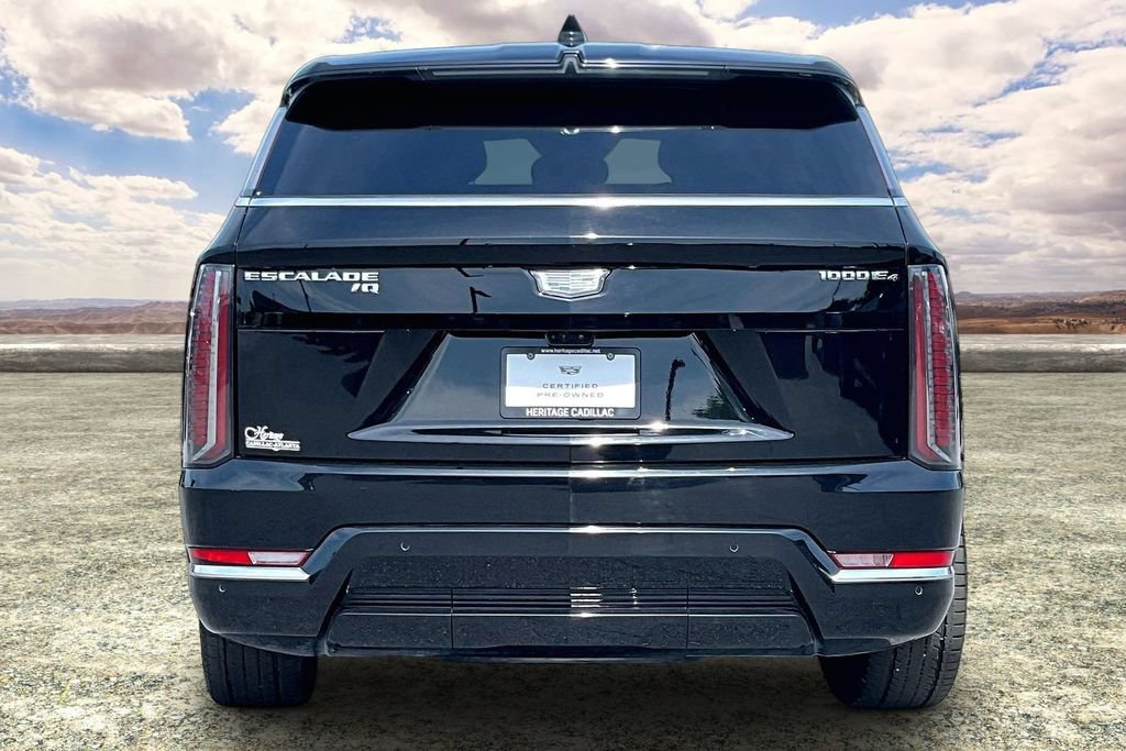 Certified 2025 Cadillac Escalade IQ Luxury 2 w/ LPO, Premium Carpet Package AWD/4WD image 6