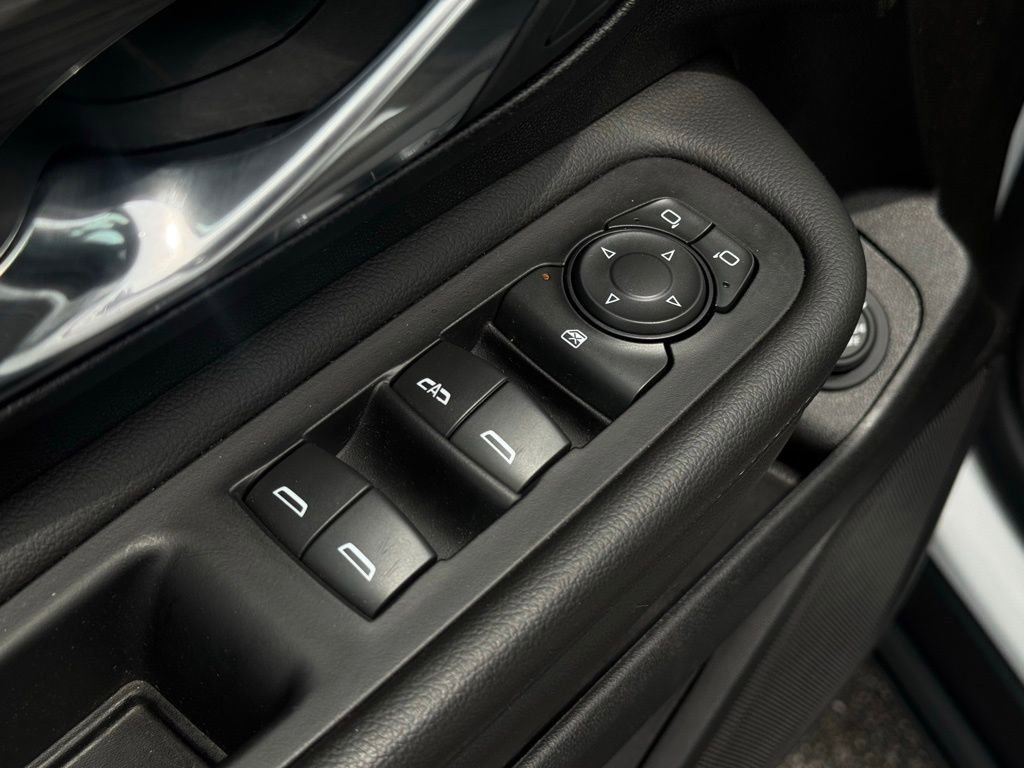Used 2024 GMC Terrain SLT FWD image 15
