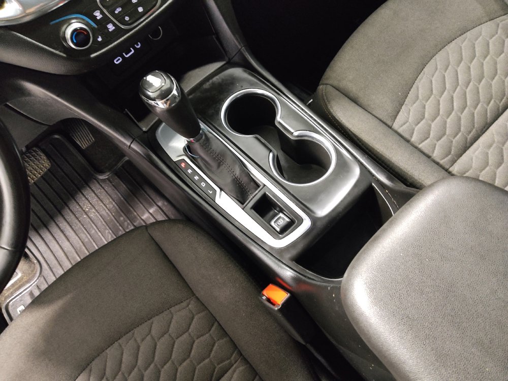 Used 2019 Chevrolet Equinox LT w/ Driver Convenience Package image 26