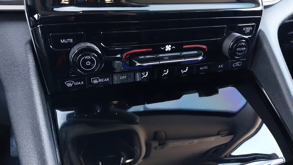 Certified 2023 Jeep Grand Cherokee Laredo image 27