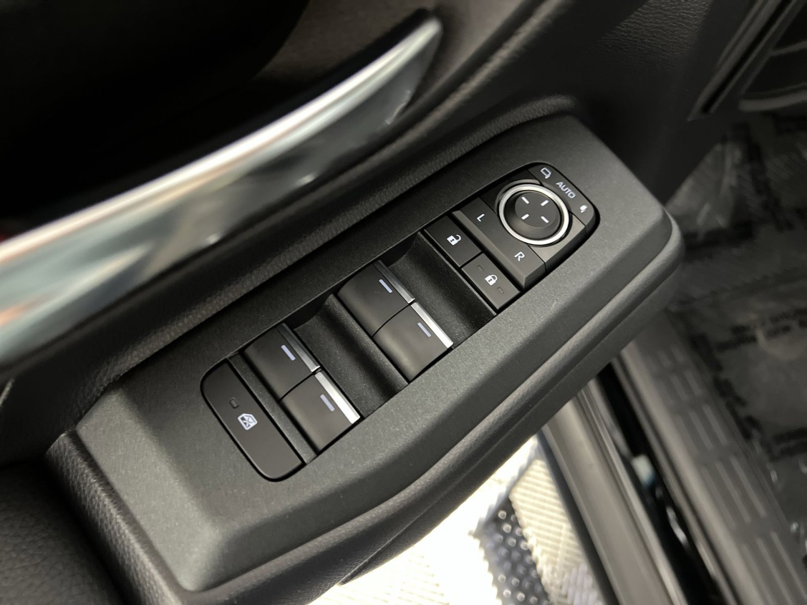 Used 2024 Toyota Land Cruiser image 14