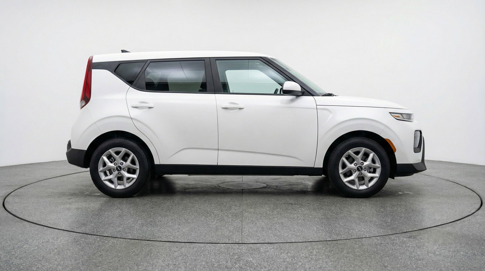 Used 2025 Kia Soul LX w/ LX Technology Package image 11
