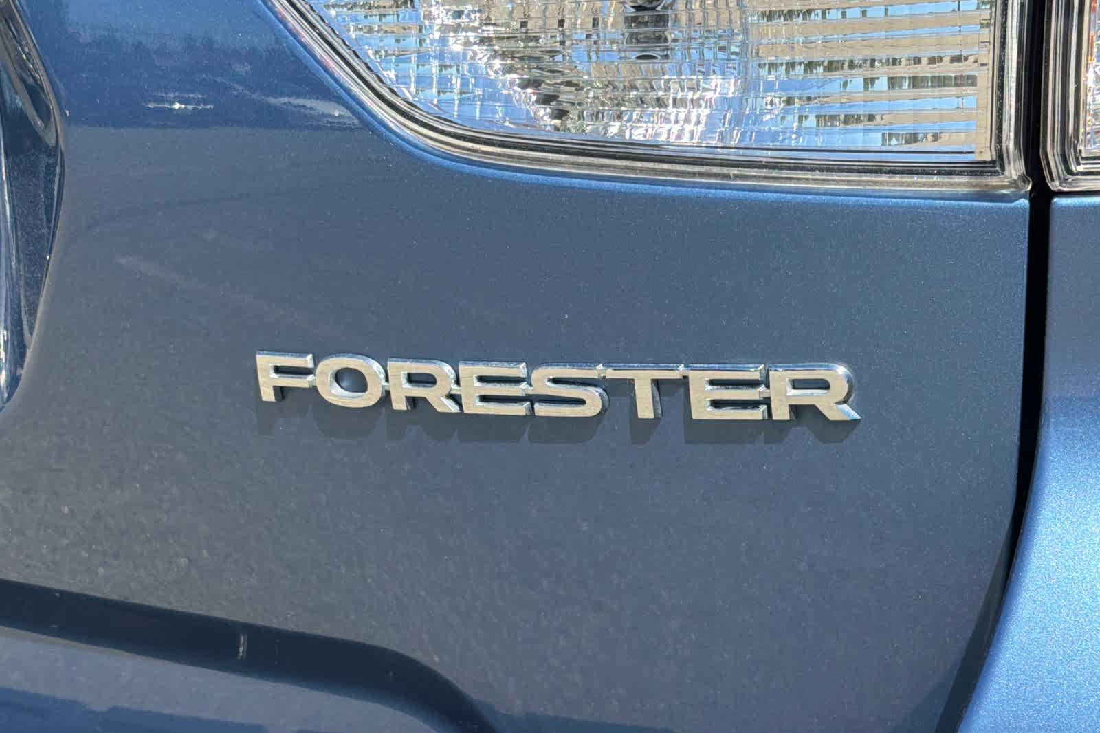 Used 2019 Subaru Forester Premium AWD/4WD image 32