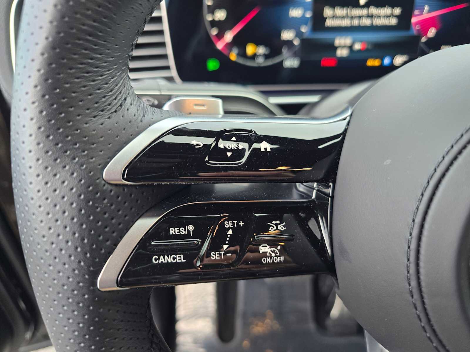 Used 2026 Mercedes-Benz GLS 450 4MATIC image 25