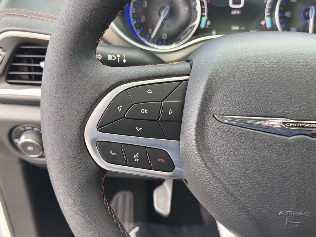 Used 2024 Chrysler Pacifica Pinnacle AWD/4WD image 26