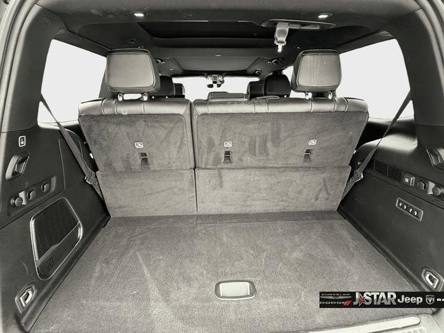 Used 2024 Jeep Wagoneer Series III w/ Premium Group I AWD/4WD image 19