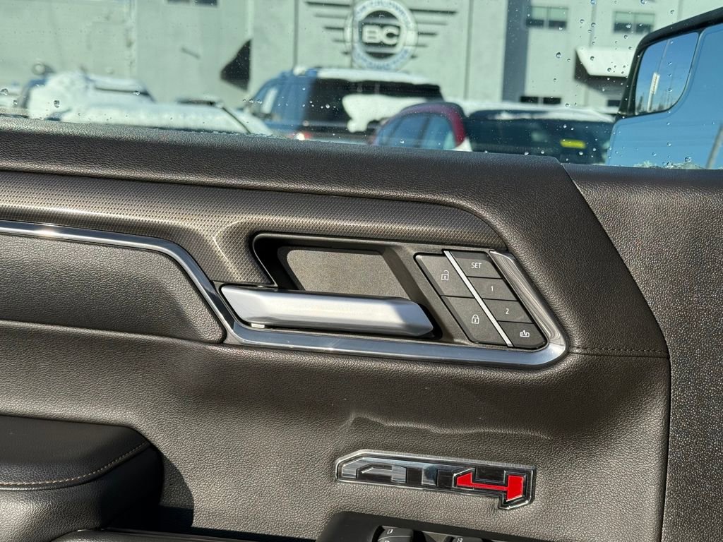 Used 2022 GMC Sierra 1500 AT4 w/ AT4 Preferred Package image 17