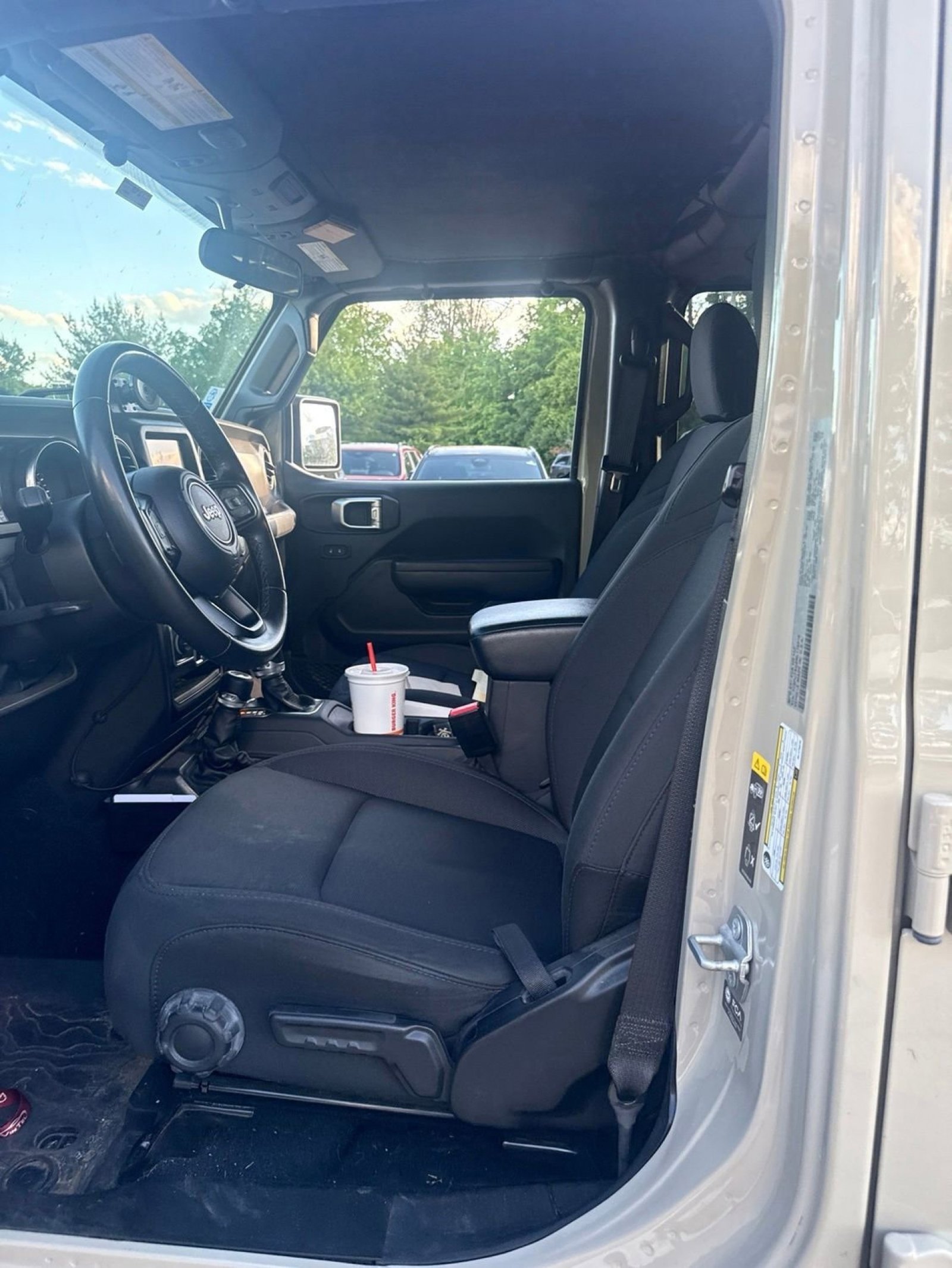 Used 2022 Jeep Gladiator Sport AWD/4WD image 4