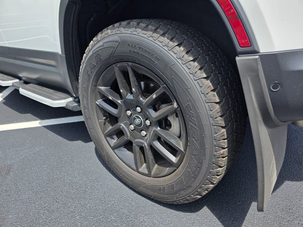 Used 2023 Land Rover Defender 110 S image 7