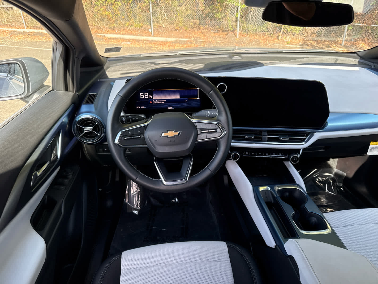 Used 2025 Chevrolet Equinox EV LT FWD image 24