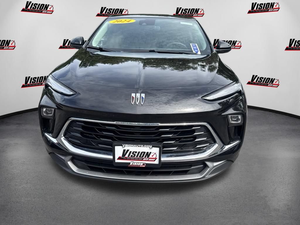 Used 2024 Buick Encore GX Preferred AWD/4WD image 2