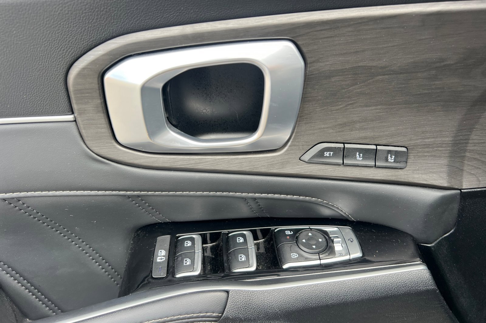 Used 2025 Kia Sorento SX Prestige image 8