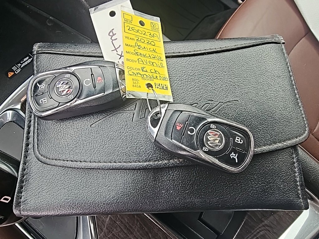 Used 2020 Buick Enclave Avenir w/ Avenir Technology Package image 30