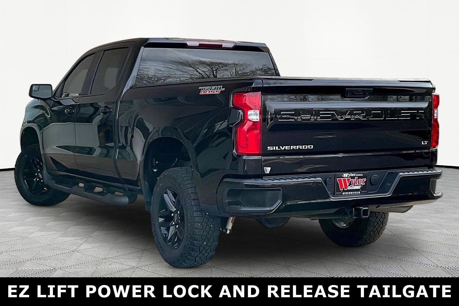 Used 2023 Chevrolet Silverado 1500 LT Trail Boss image 4