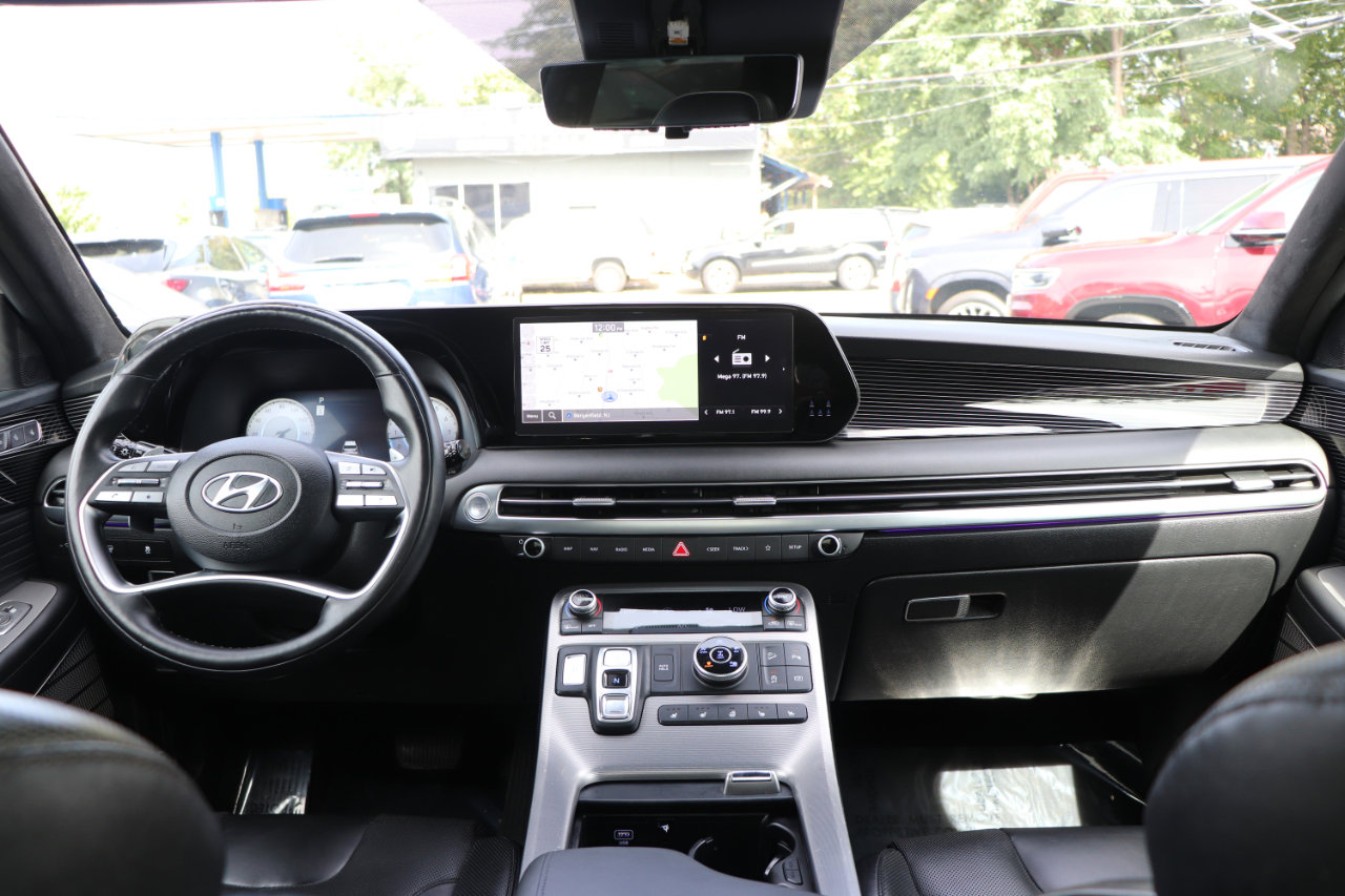 Used 2024 Hyundai Palisade Calligraphy image 18