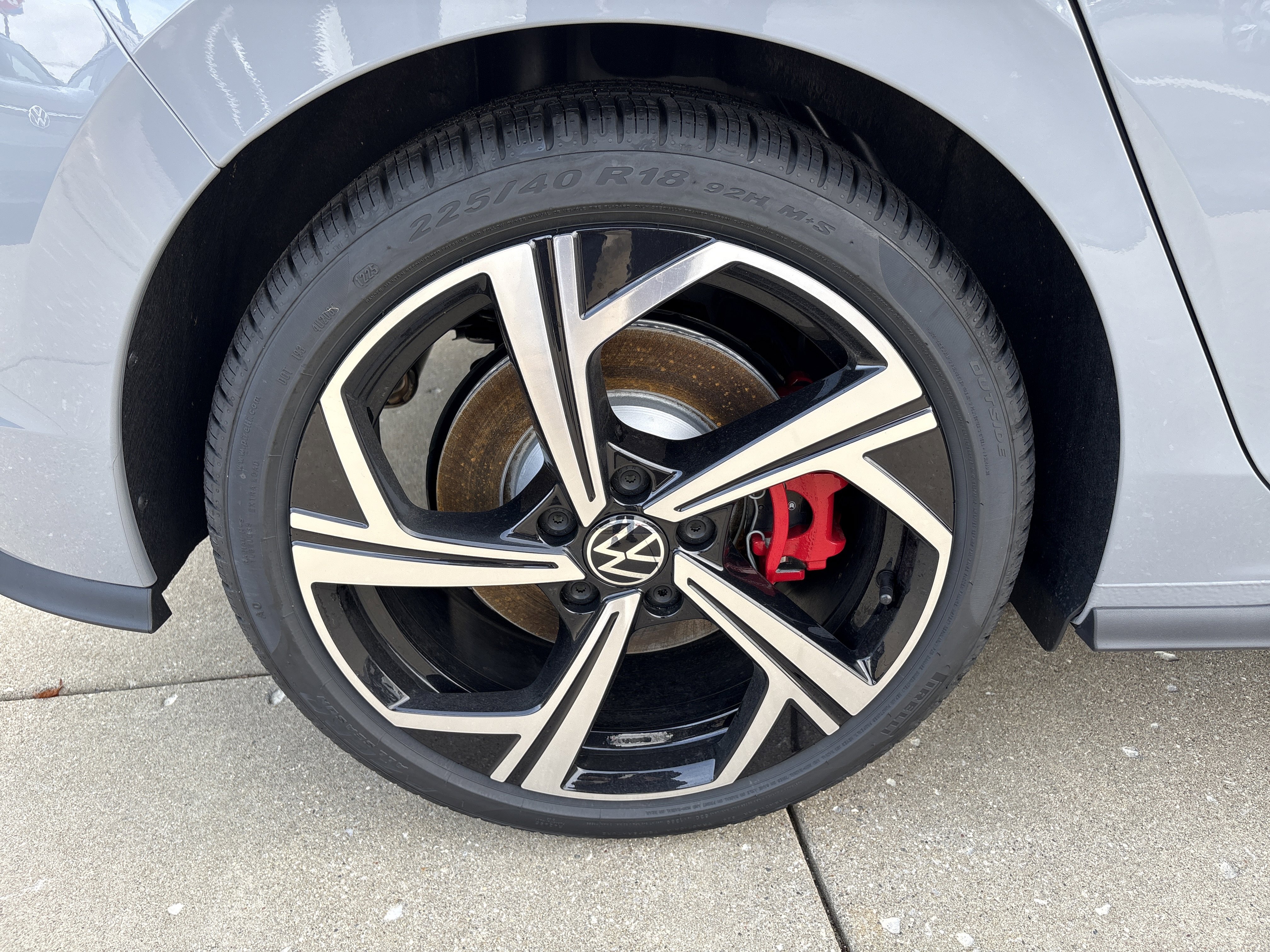 New 2026 Volkswagen GTI SE FWD image 8