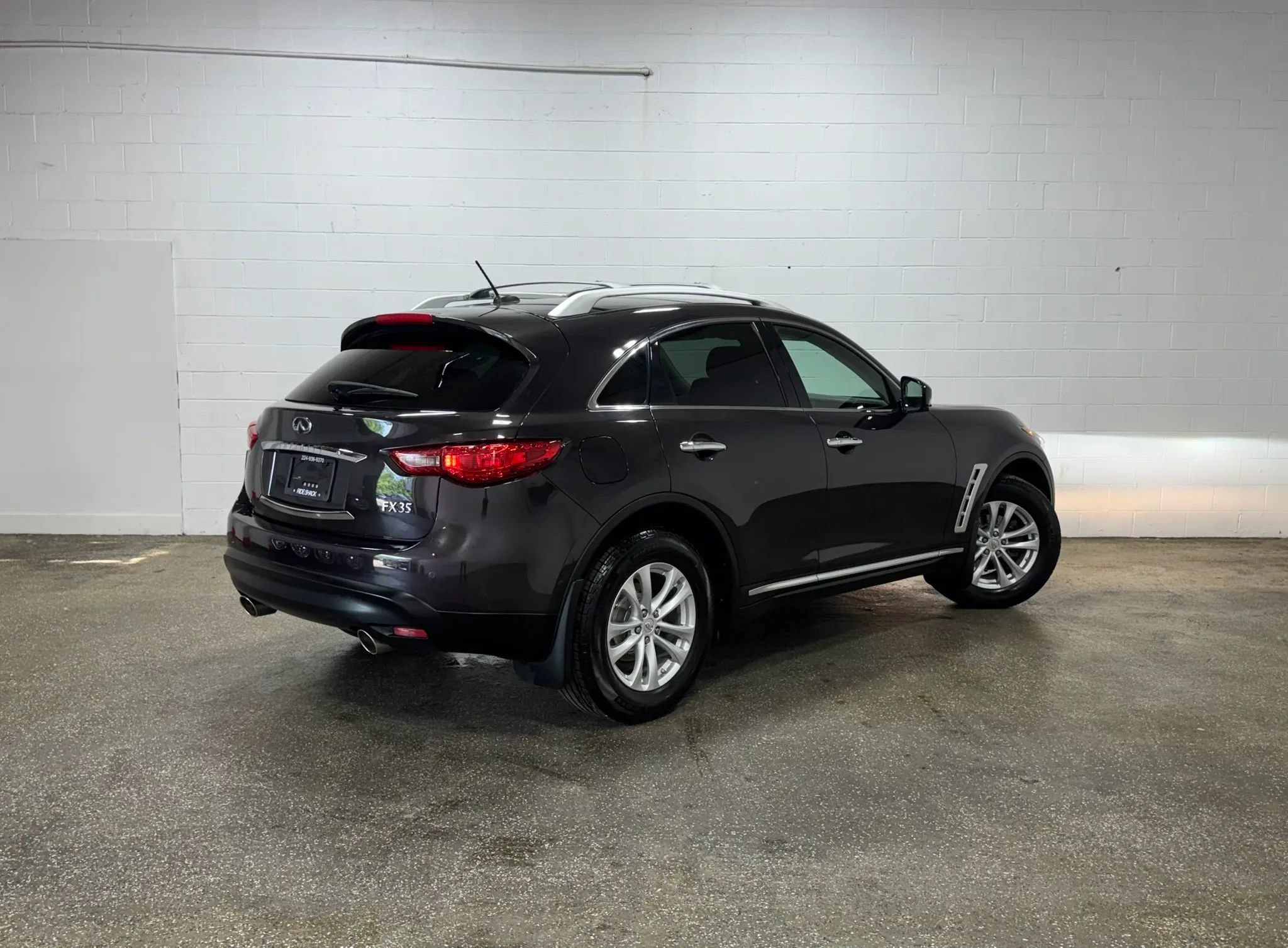 Used 2011 INFINITI FX35 AWD w/ Premium Pkg image 3