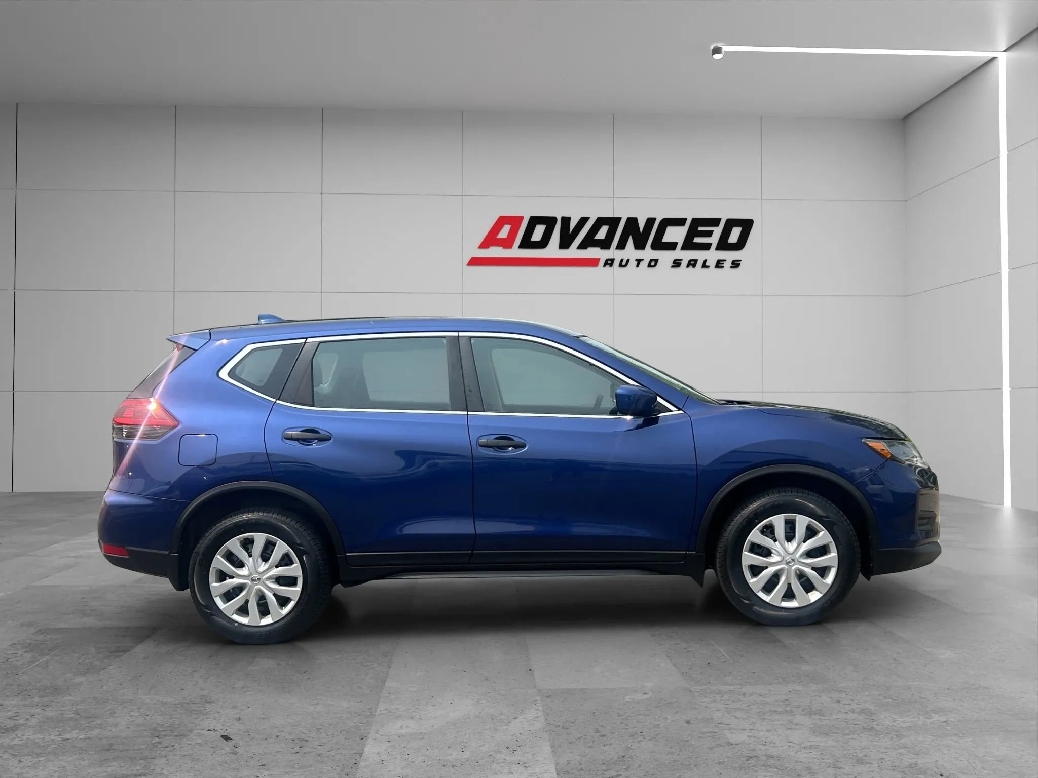 Used 2018 Nissan Rogue S image 8