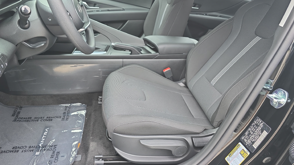 New 2026 Hyundai Elantra SE FWD image 14