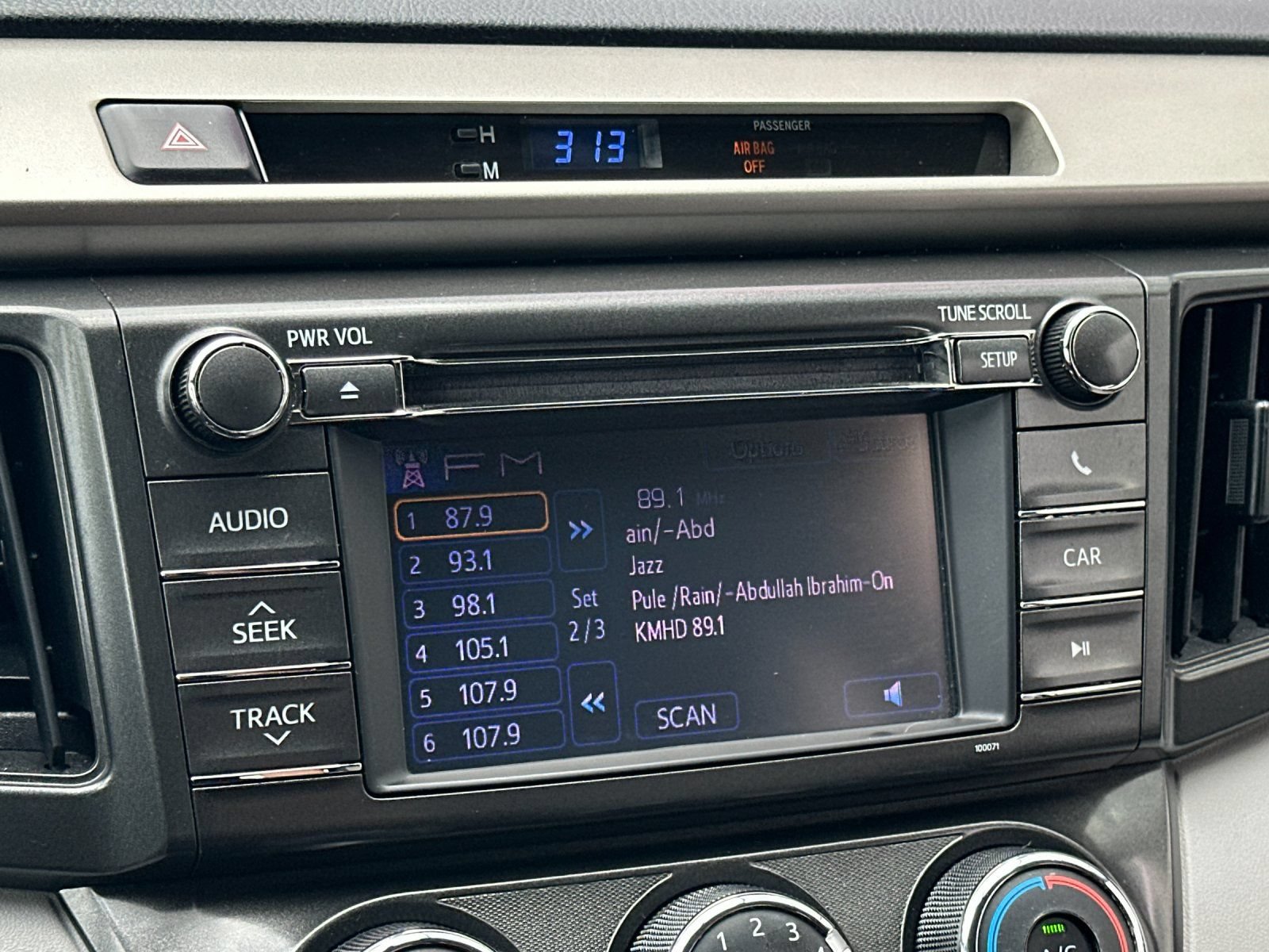 Used 2013 Toyota RAV4 LE AWD/4WD image 17