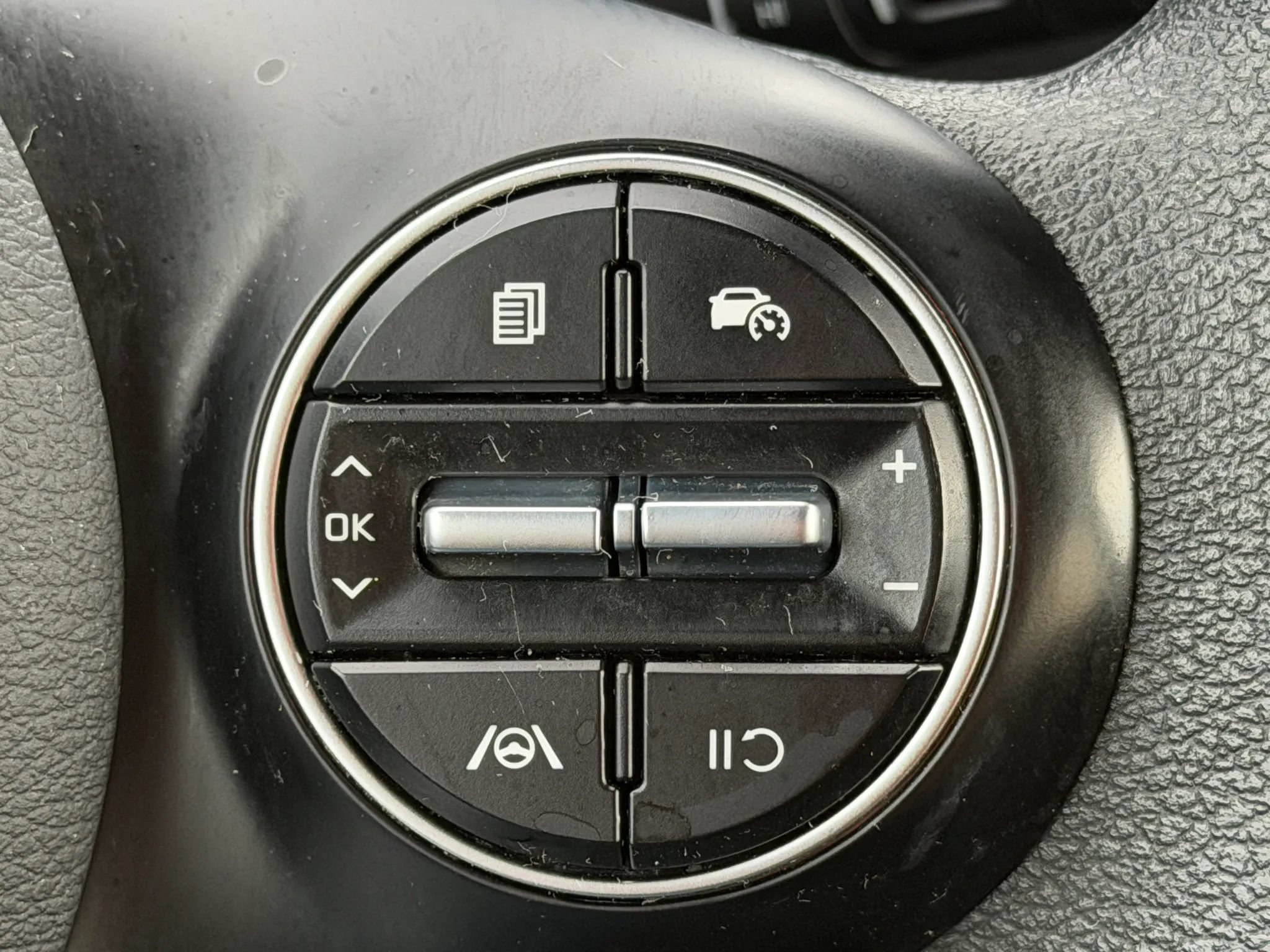 Used 2023 Kia Soul LX w/ Option Group 015 FWD image 18
