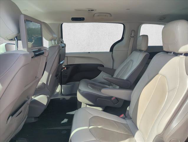 Used 2019 Chrysler Pacifica Touring-L Plus w/ Advanced Safetytec Group FWD image 14