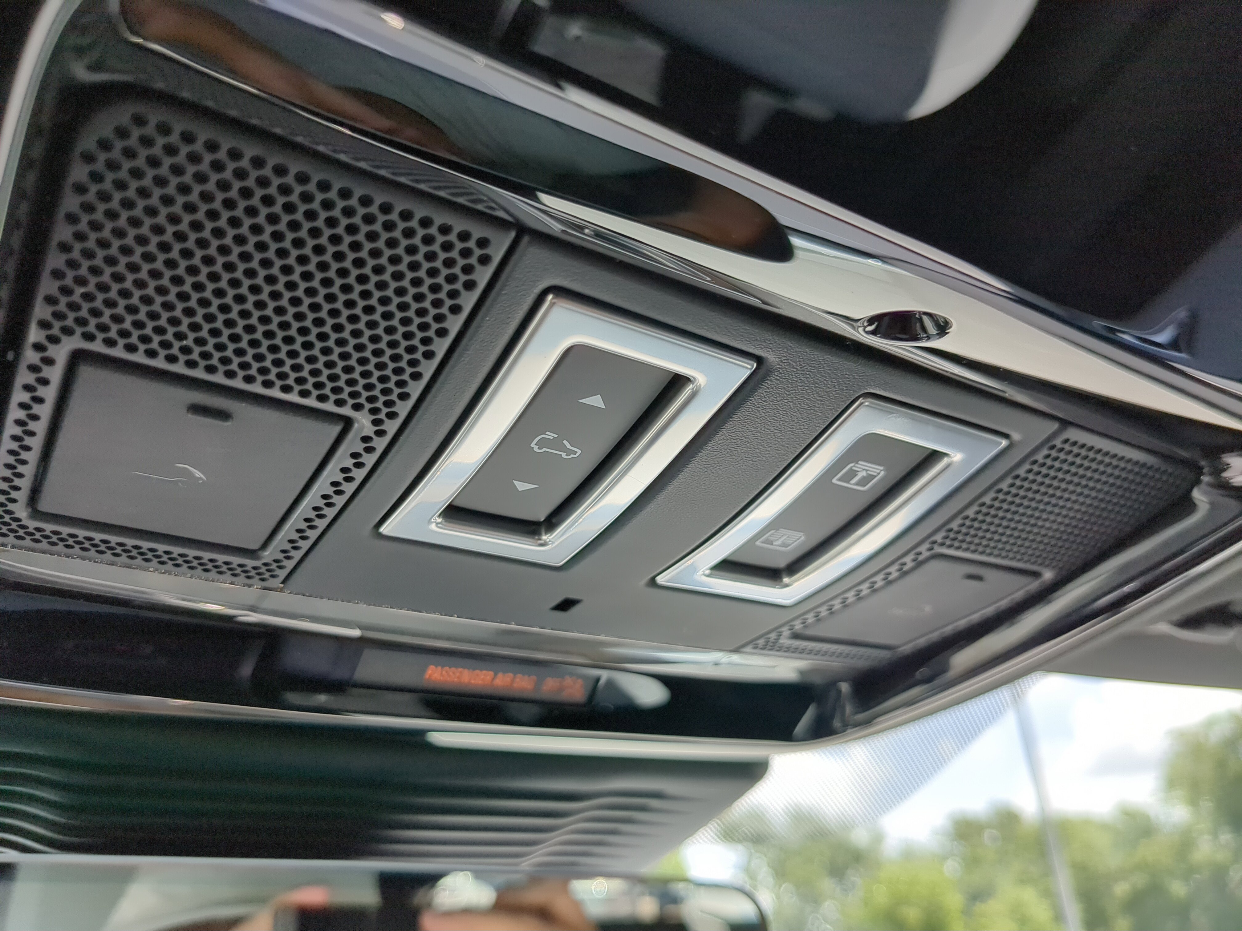 New 2026 Land Rover Range Rover Velar Dynamic SE image 20