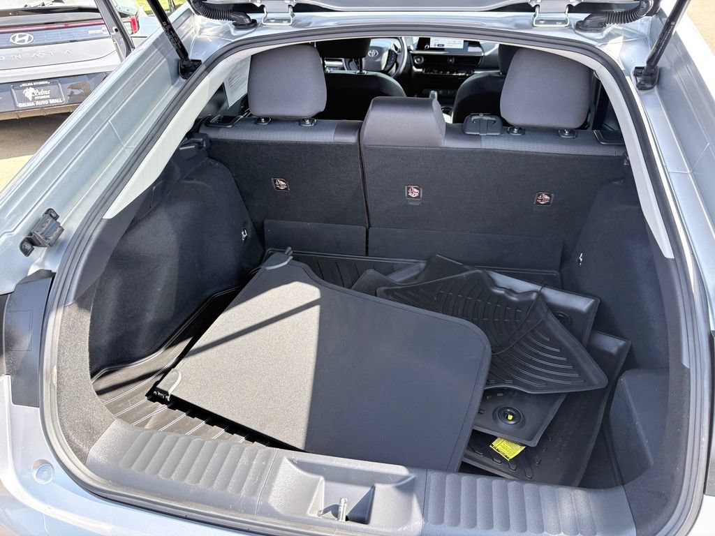 Used 2024 Toyota Prius LE FWD image 26