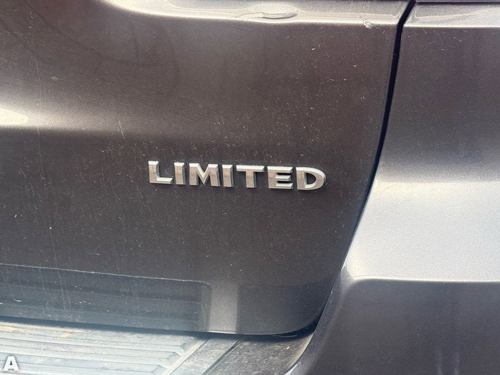 Used 2015 Jeep Grand Cherokee Limited RWD image 12